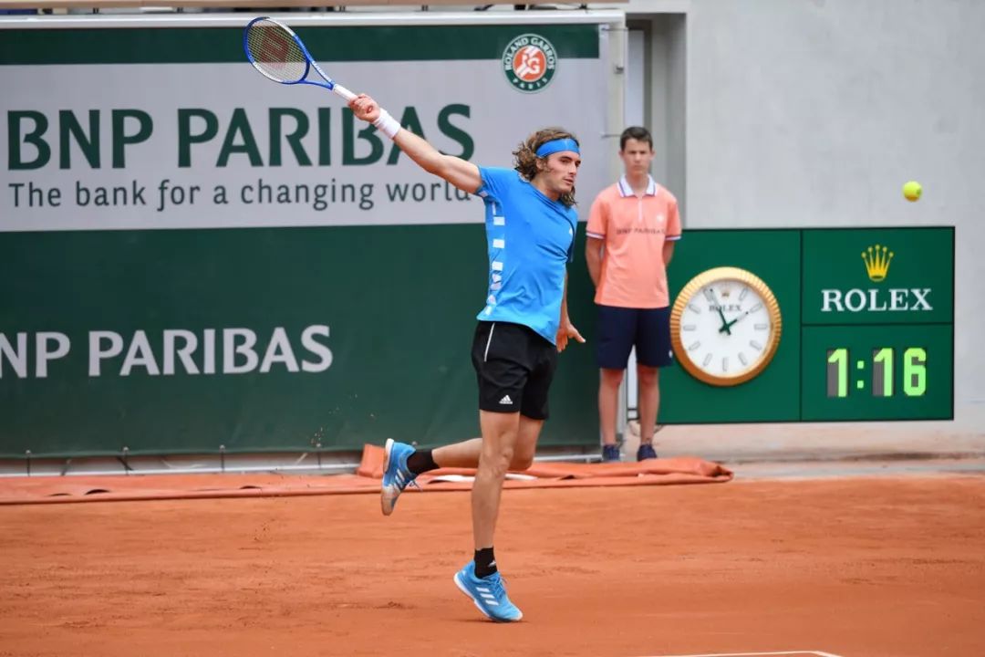 但她们迅速 但她们迅速